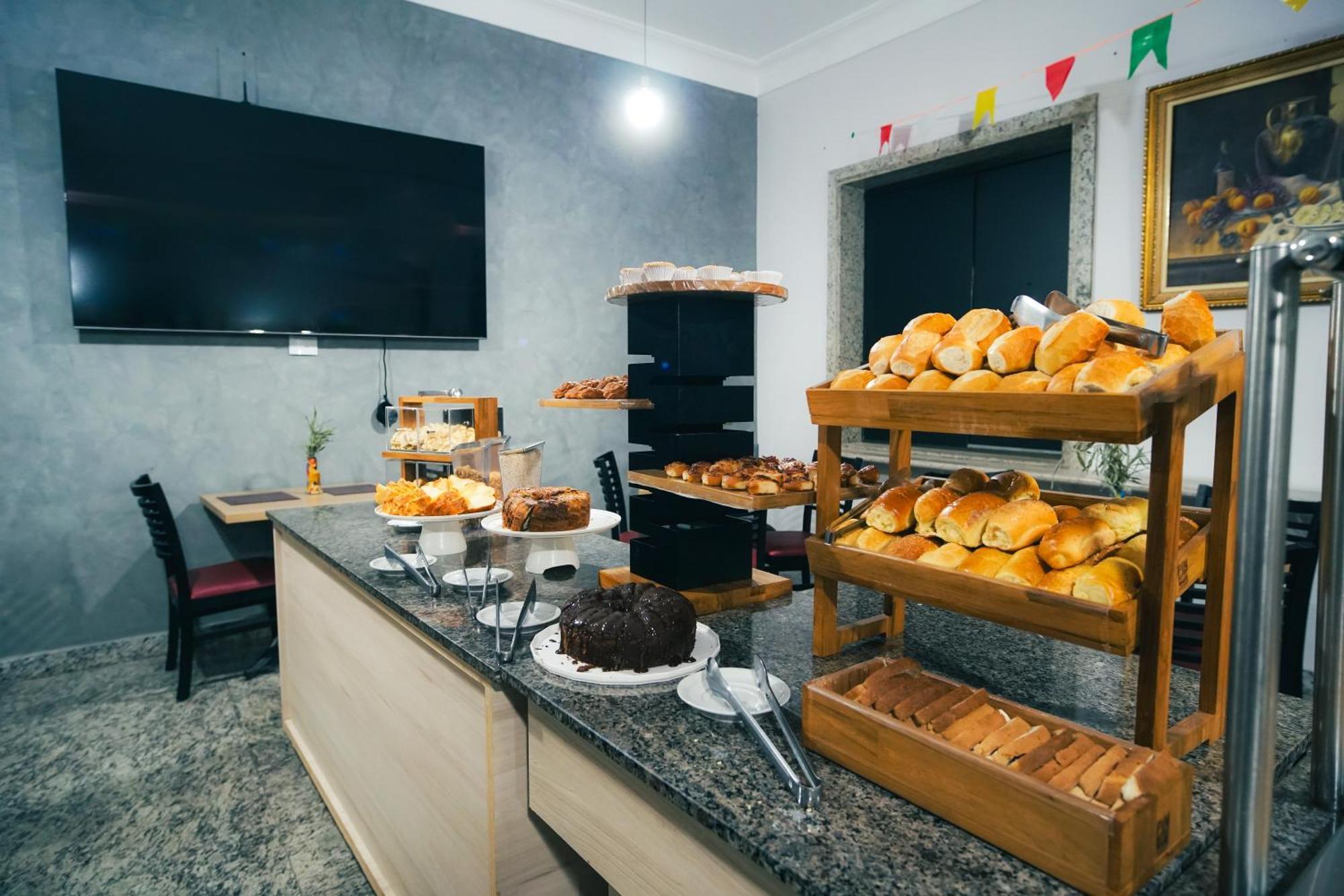 Hotel Euro Suite Pocos De Caldas By Nacional Inn Ngoại thất bức ảnh
